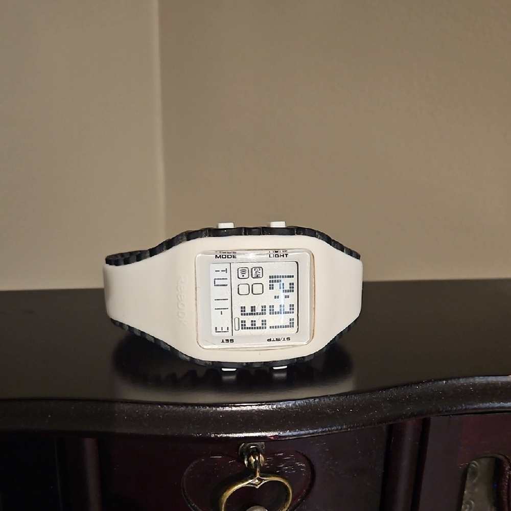 Mens Reebok White with black Silicone? watch